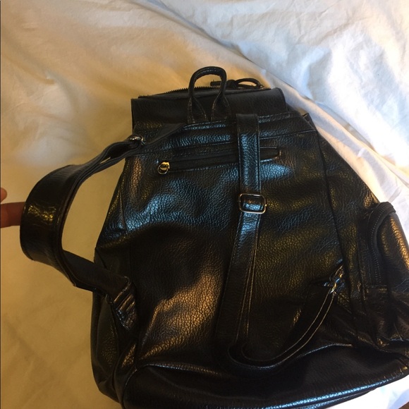 Petite Vegan Leather Black backpack 🎒 zippers - Picture 6 of 7